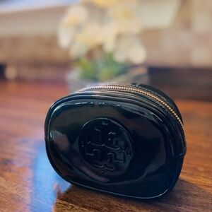 NWOT Tory Burch black patent leather make up case